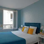 Large Renovated Apartment Chateau Versailles